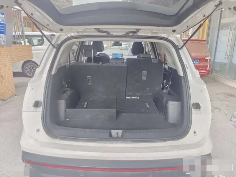 2019 BaoJun 530 1.5T 150HP L4 6MT,autocango,china used car exporter,china ev exporter,chinese used car exporter,chinese used ev exporter