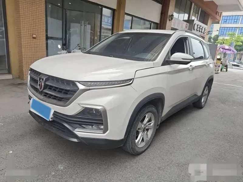 2019 BaoJun 530 1.5T 150HP L4 6MT,autocango,china used car exporter,china ev exporter,chinese used car exporter,chinese used ev exporter