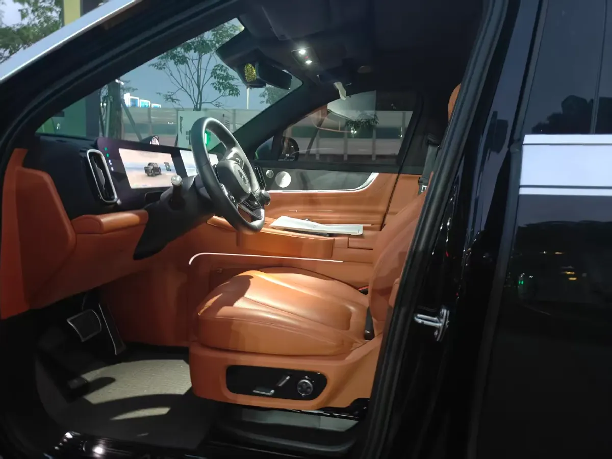 2024 AITO AITO M9 1.5T 152HP L4 REEV 52KWH,autocango,china used car exporter,china ev exporter,chinese used car exporter,chinese used ev exporter