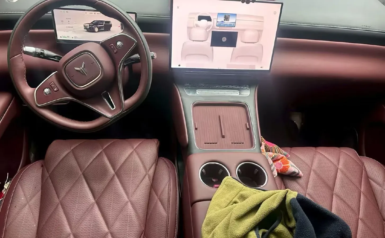 2026 Voyah 9L 1.5T 150HP L4 PHEV,autocango,china used car exporter,china ev exporter,chinese used car exporter,chinese used ev exporter