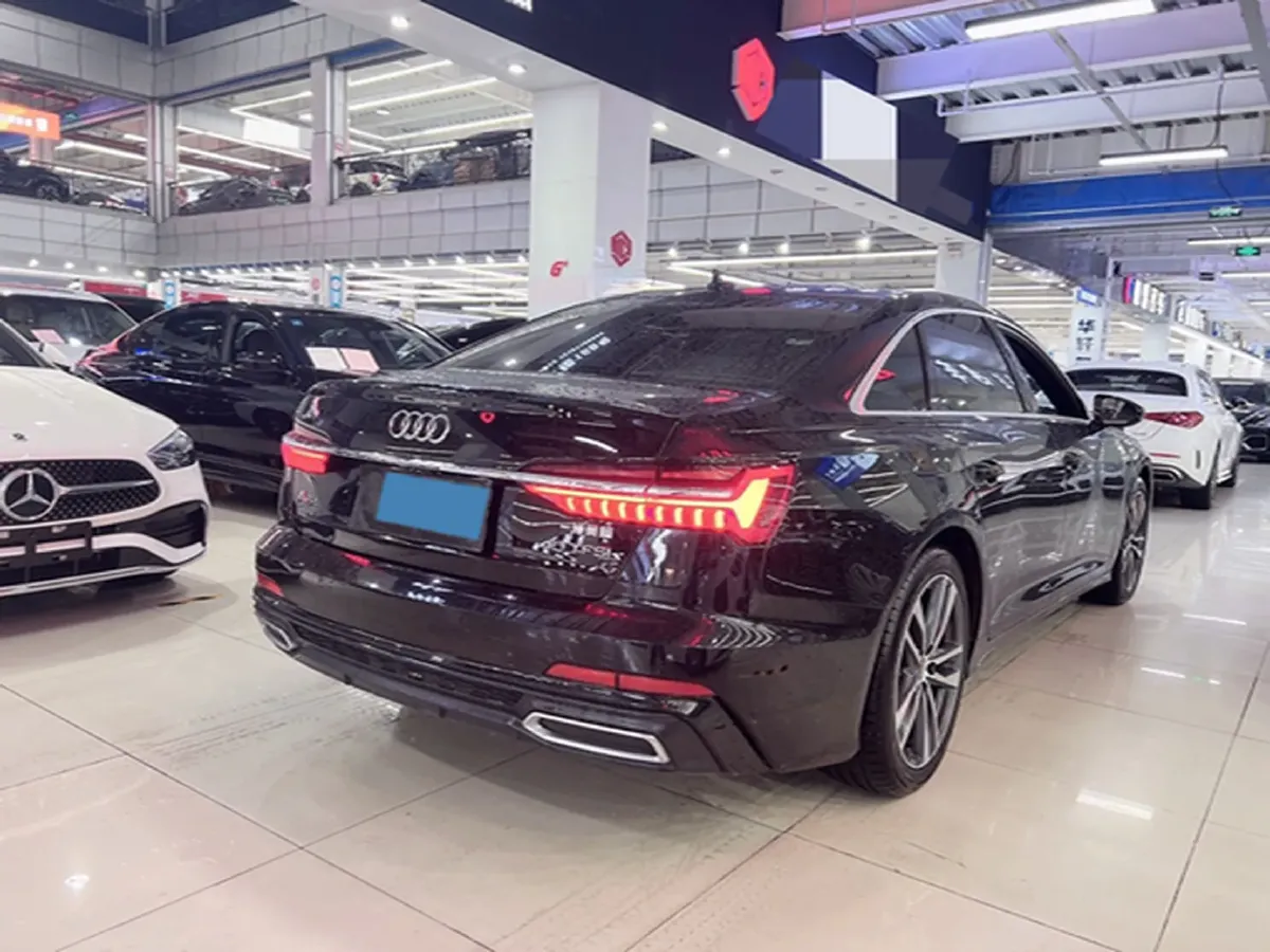 2021 Audi A6L 2.0T 190HP L4 7DCT,autocango,china used car exporter,china ev exporter,chinese used car exporter,chinese used ev exporter