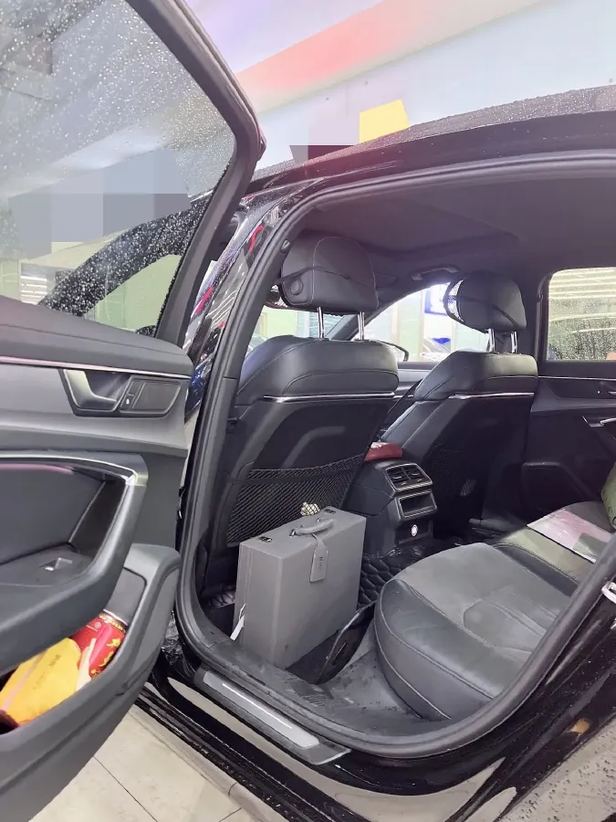 2021 Audi A6L 2.0T 190HP L4 7DCT,autocango,china used car exporter,china ev exporter,chinese used car exporter,chinese used ev exporter