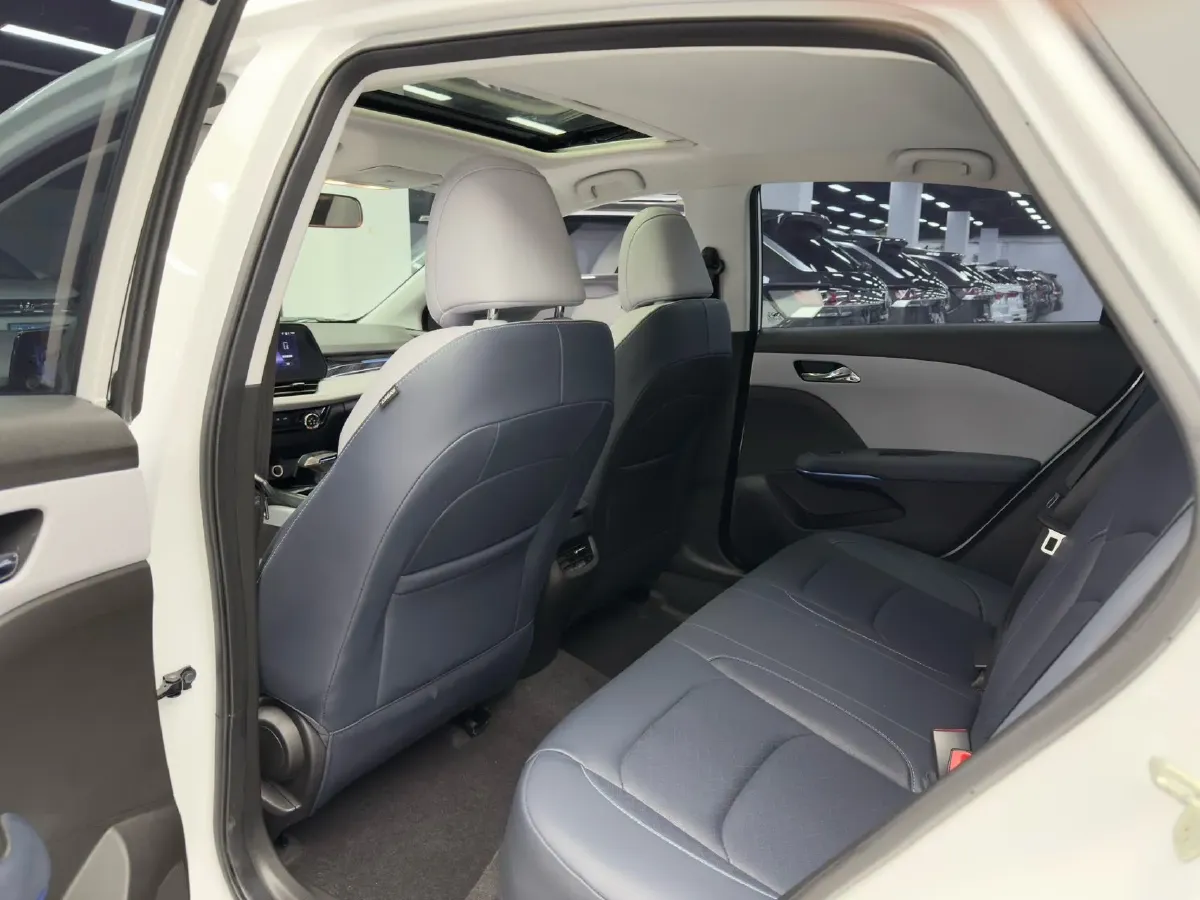 2023 Chevrolet Monza 1.5L 113HP L4 6DCT,autocango,china used car exporter,china ev exporter,chinese used car exporter,chinese used ev exporter