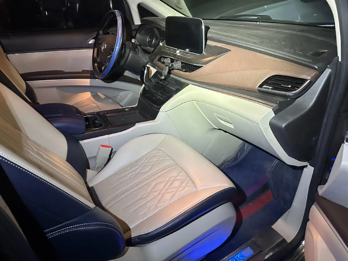 2021 Buick GL8 2.0T 237HP L4 9AT,autocango,china used car exporter,china ev exporter,chinese used car exporter,chinese used ev exporter