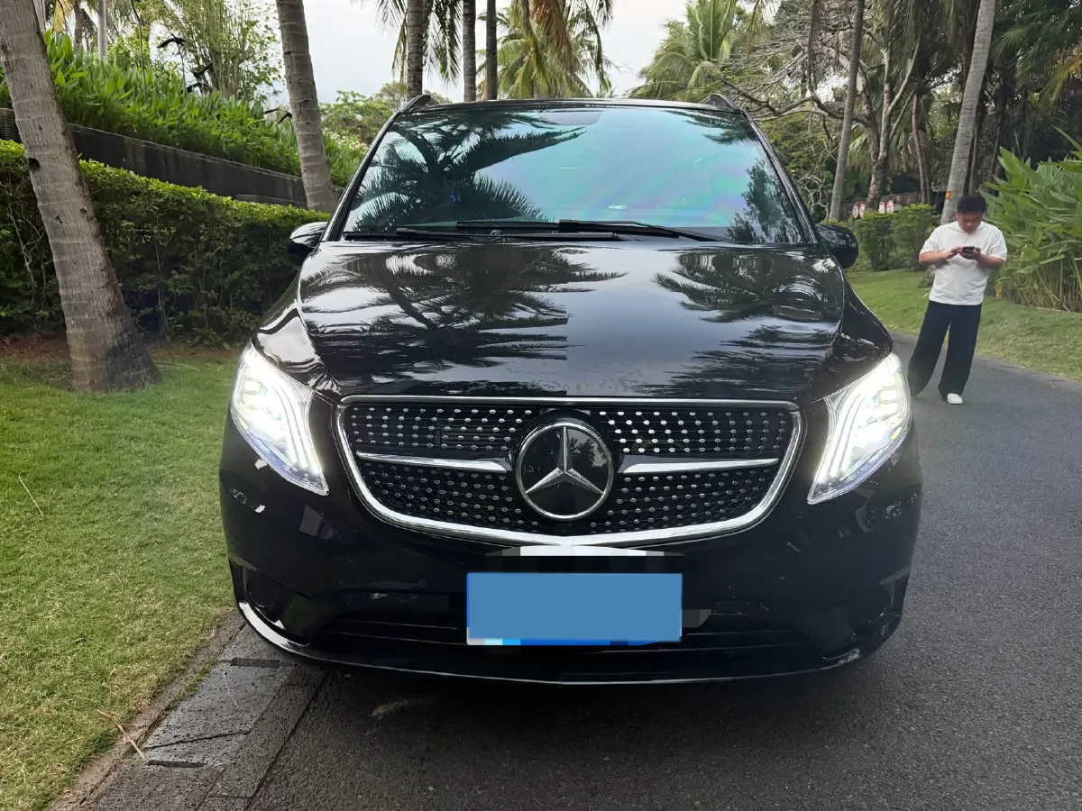 2023 Mercedes-Benz Vito 2.0T 211HP L4 9AT,autocango,china used car exporter,china ev exporter,chinese used car exporter,chinese used ev exporter