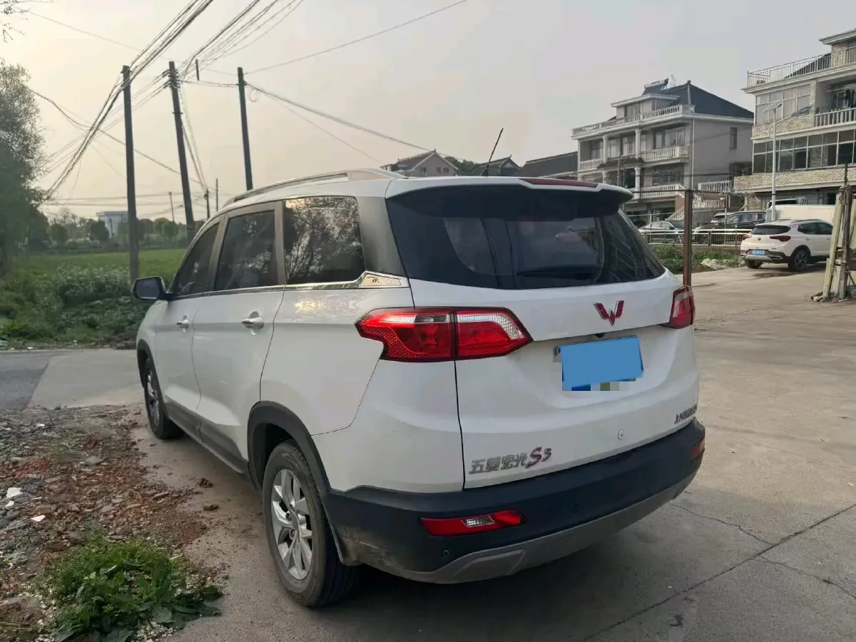 2018 WuLing HongGuang S3 1.5L 112HP L4 6MT,autocango,china used car exporter,china ev exporter,chinese used car exporter,chinese used ev exporter