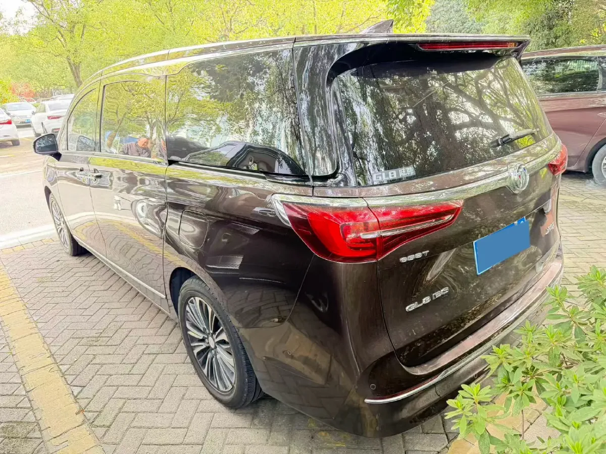 2021 Buick GL8 2.0T 237HP L4 9AT,autocango,china used car exporter,china ev exporter,chinese used car exporter,chinese used ev exporter