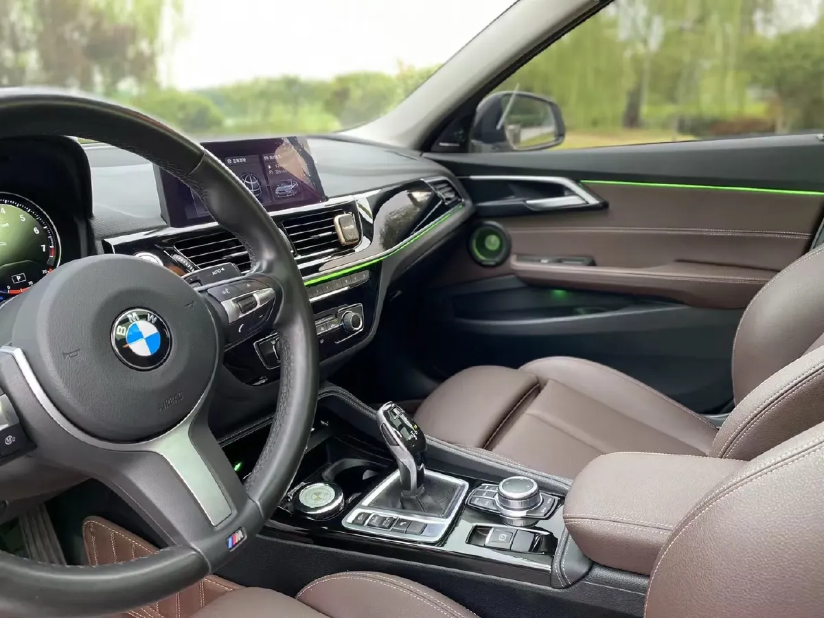 2021 BMW 1 Series 1.5T 140HP L3 7DCT,autocango,china used car exporter,china ev exporter,chinese used car exporter,chinese used ev exporter