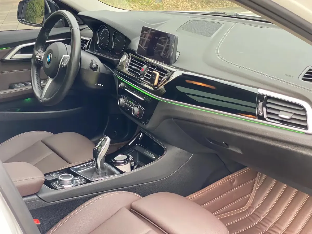 2021 BMW 1 Series 1.5T 140HP L3 7DCT,autocango,china used car exporter,china ev exporter,chinese used car exporter,chinese used ev exporter