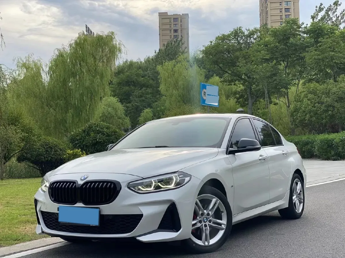 2021 BMW 1 Series 1.5T 140HP L3 7DCT,autocango,china used car exporter,china ev exporter,chinese used car exporter,chinese used ev exporter