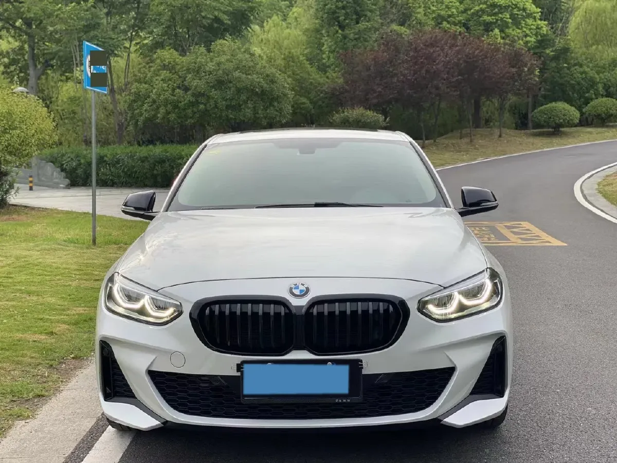 2021 BMW 1 Series 1.5T 140HP L3 7DCT,autocango,china used car exporter,china ev exporter,chinese used car exporter,chinese used ev exporter