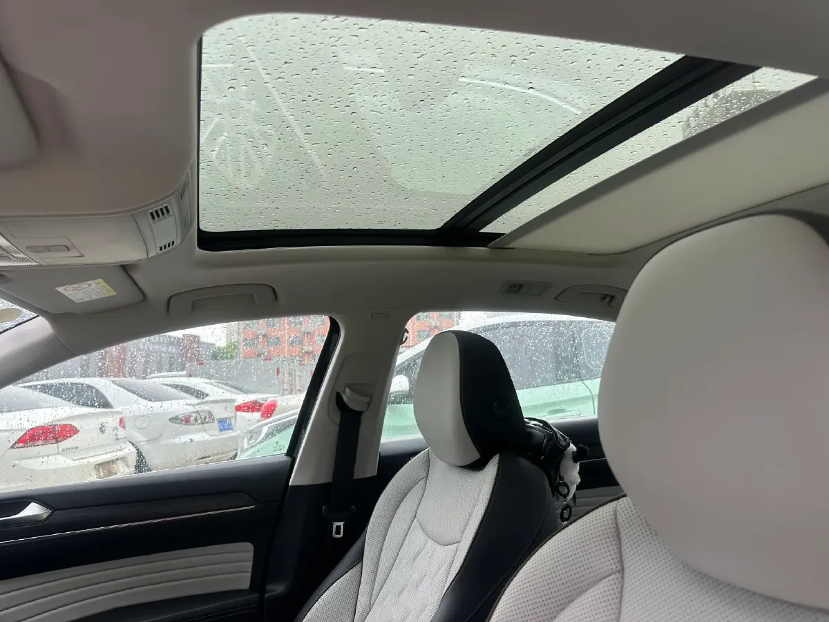 2026 Volkswagen Magotan 2.0T 220HP L4 7DCT,autocango,china used car exporter,china ev exporter,chinese used car exporter,chinese used ev exporter