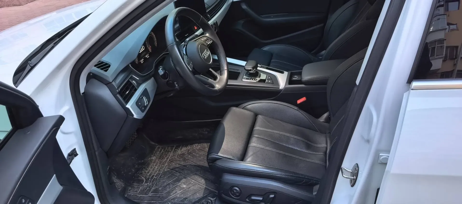 2022 Audi A4L 2.0T 190HP L4 7DCT,autocango,china used car exporter,china ev exporter,chinese used car exporter,chinese used ev exporter