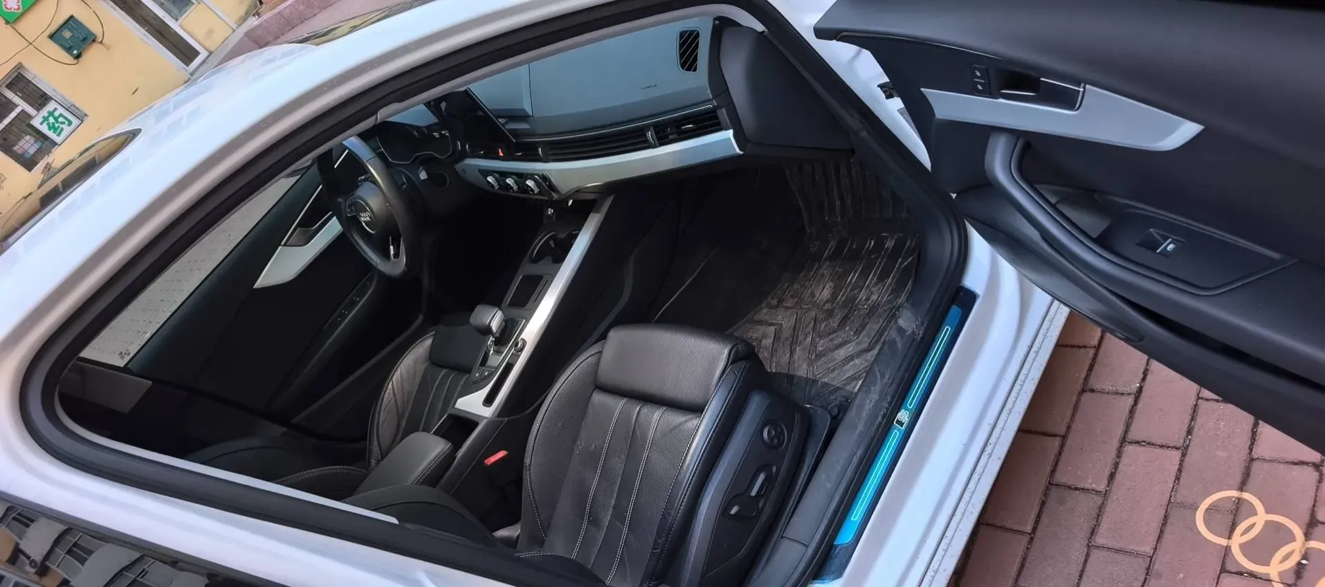 2022 Audi A4L 2.0T 190HP L4 7DCT,autocango,china used car exporter,china ev exporter,chinese used car exporter,chinese used ev exporter