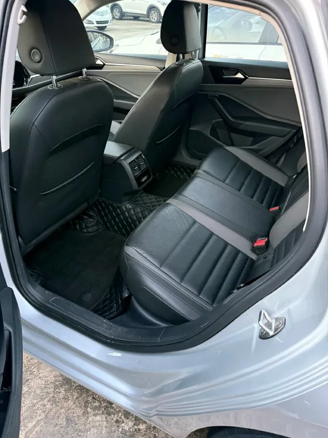 2019 Jeep Renegade 1.3T 173HP L4 7DCT,autocango,china used car exporter,china ev exporter,chinese used car exporter,chinese used ev exporter