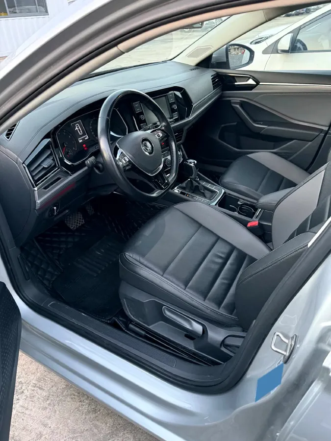 2019 Jeep Renegade 1.3T 173HP L4 7DCT,autocango,china used car exporter,china ev exporter,chinese used car exporter,chinese used ev exporter