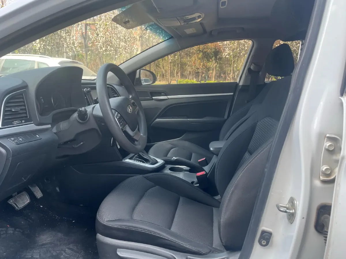 2016 Hyundai Elantra 1.6L 130HP L4 6AT,autocango,china used car exporter,china ev exporter,chinese used car exporter,chinese used ev exporter