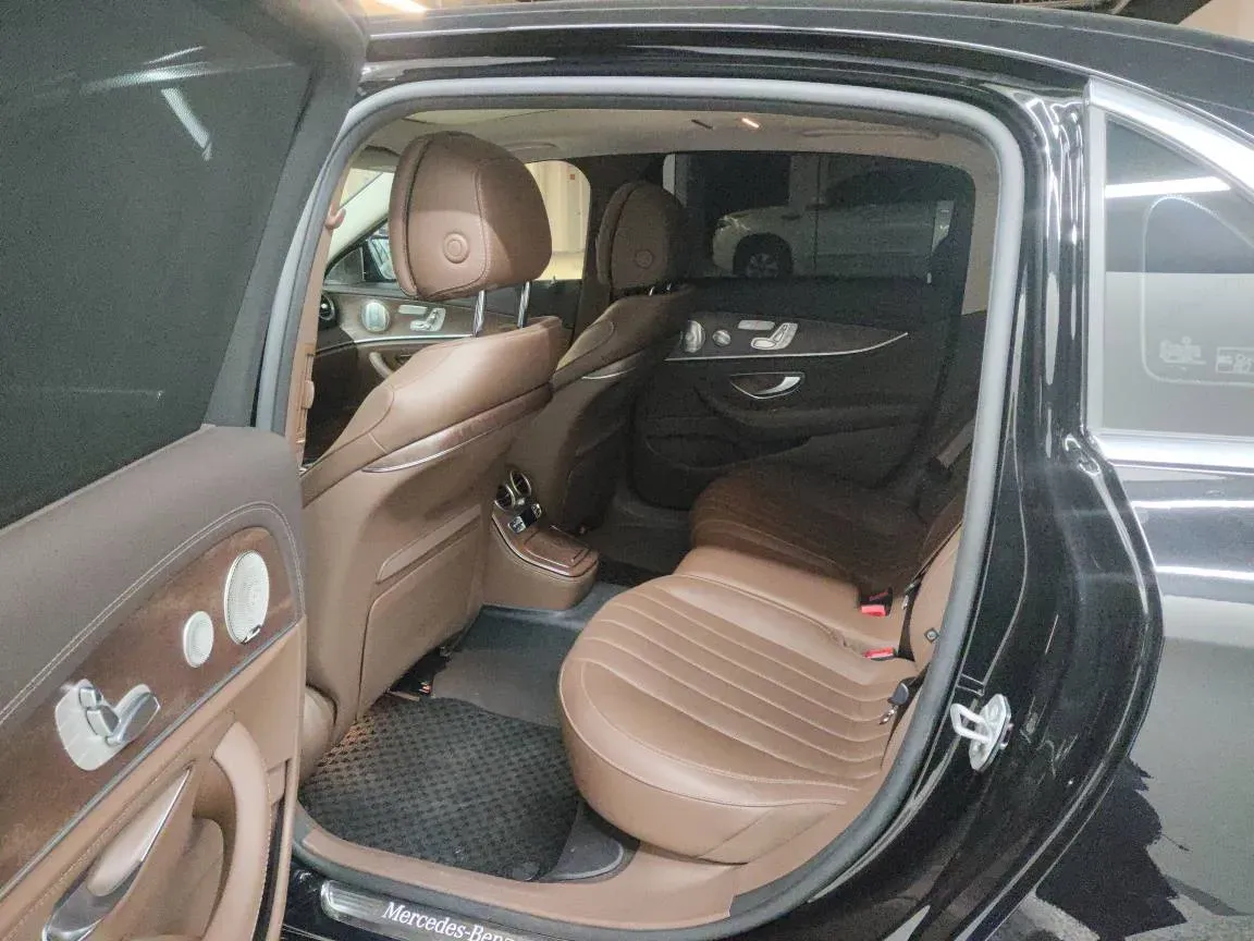 2022 Mercedes-Benz E Class 2.0T 258HP L4 9AT,autocango,china used car exporter,china ev exporter,chinese used car exporter,chinese used ev exporter