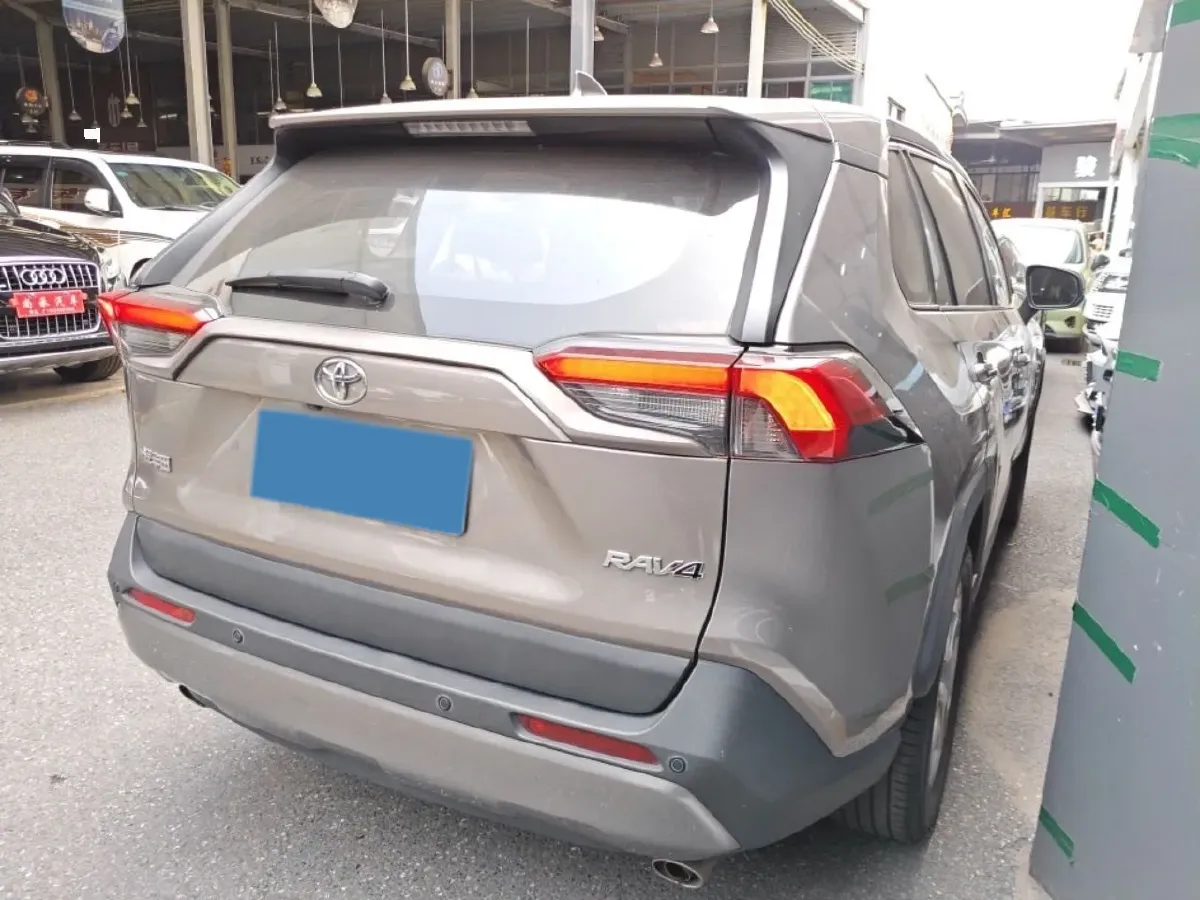 2021 Toyota RAV4 2.0L 171HP L4 CVT,autocango,china used car exporter,china ev exporter,chinese used car exporter,chinese used ev exporter