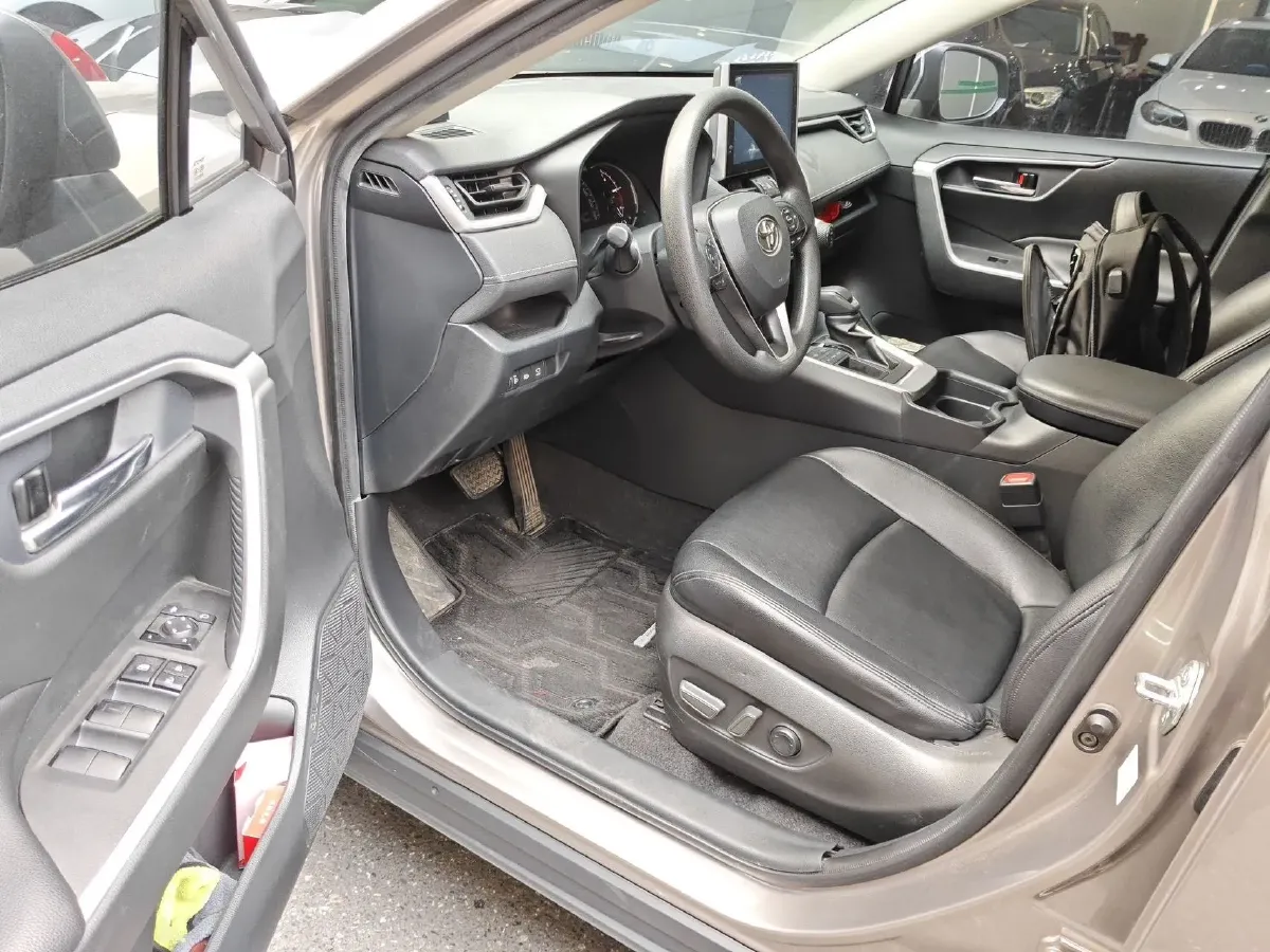 2021 Toyota RAV4 2.0L 171HP L4 CVT,autocango,china used car exporter,china ev exporter,chinese used car exporter,chinese used ev exporter