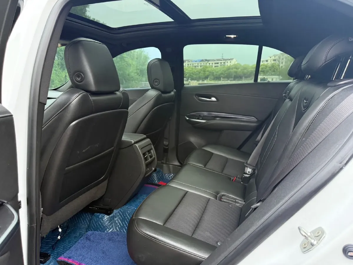 2022 Cadillac XT4 2.0T 237HP L4 9AT,autocango,china used car exporter,china ev exporter,chinese used car exporter,chinese used ev exporter