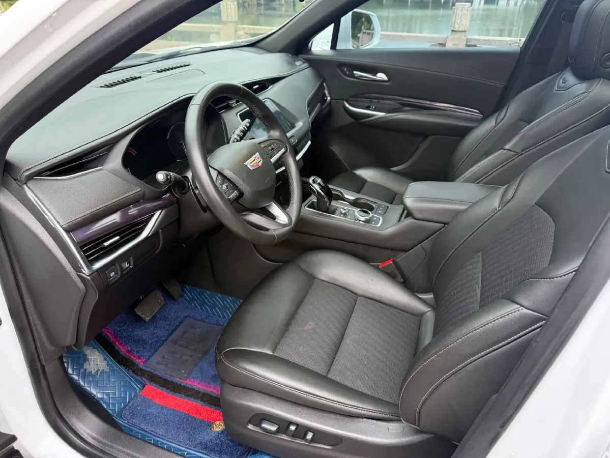 2022 Cadillac XT4 2.0T 237HP L4 9AT,autocango,china used car exporter,china ev exporter,chinese used car exporter,chinese used ev exporter