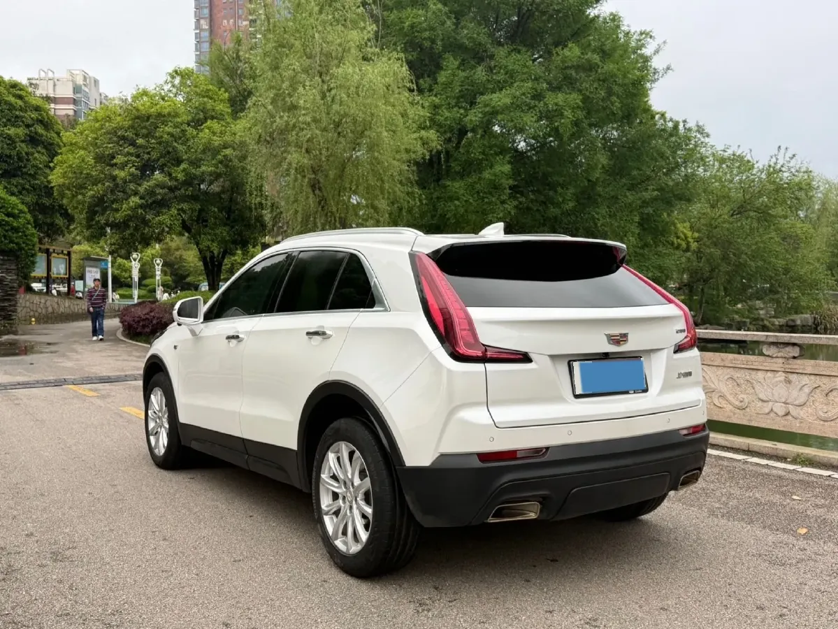 2022 Cadillac XT4 2.0T 237HP L4 9AT,autocango,china used car exporter,china ev exporter,chinese used car exporter,chinese used ev exporter