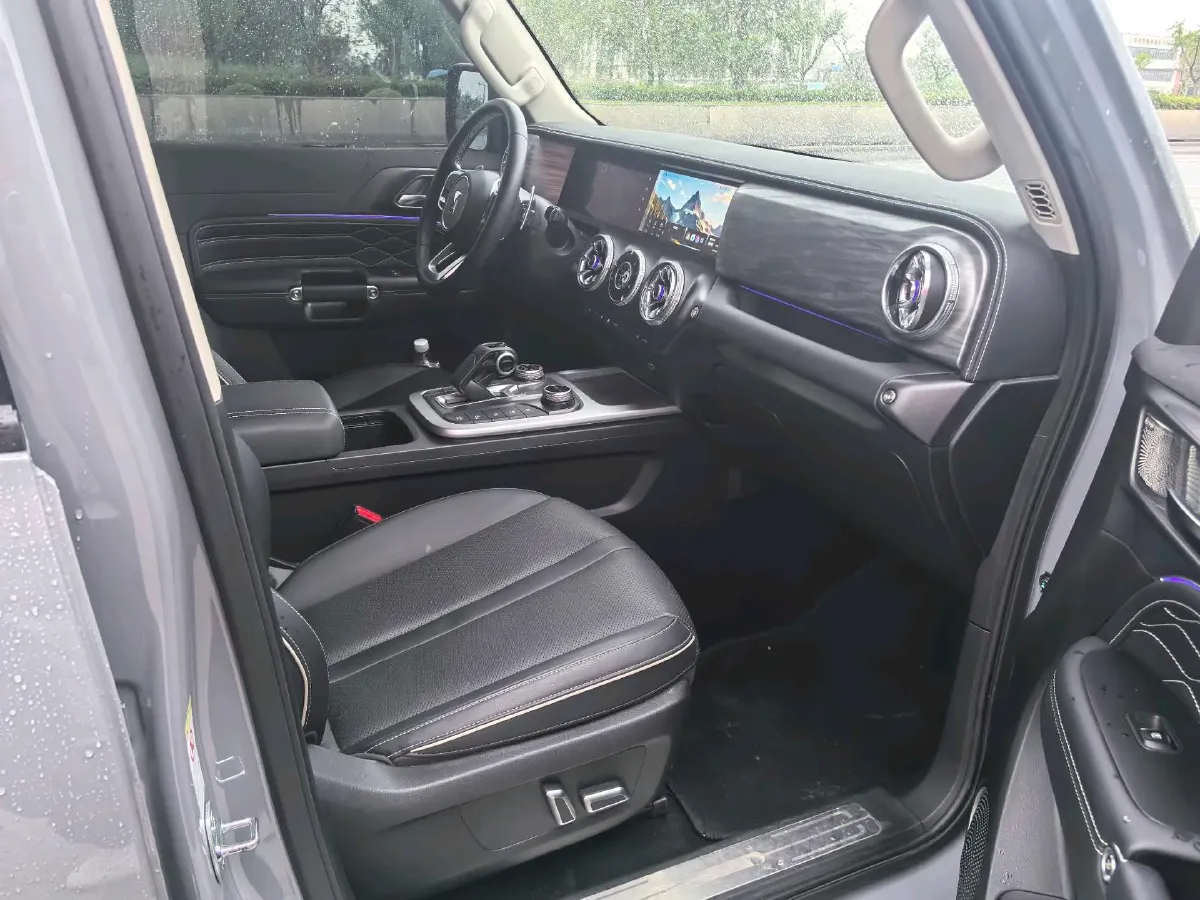 2023 Tank 300 2.0T 227HP L4 8AT,autocango,china used car exporter,china ev exporter,chinese used car exporter,chinese used ev exporter