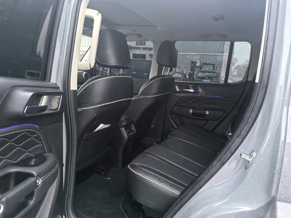 2023 Tank 300 2.0T 227HP L4 8AT,autocango,china used car exporter,china ev exporter,chinese used car exporter,chinese used ev exporter