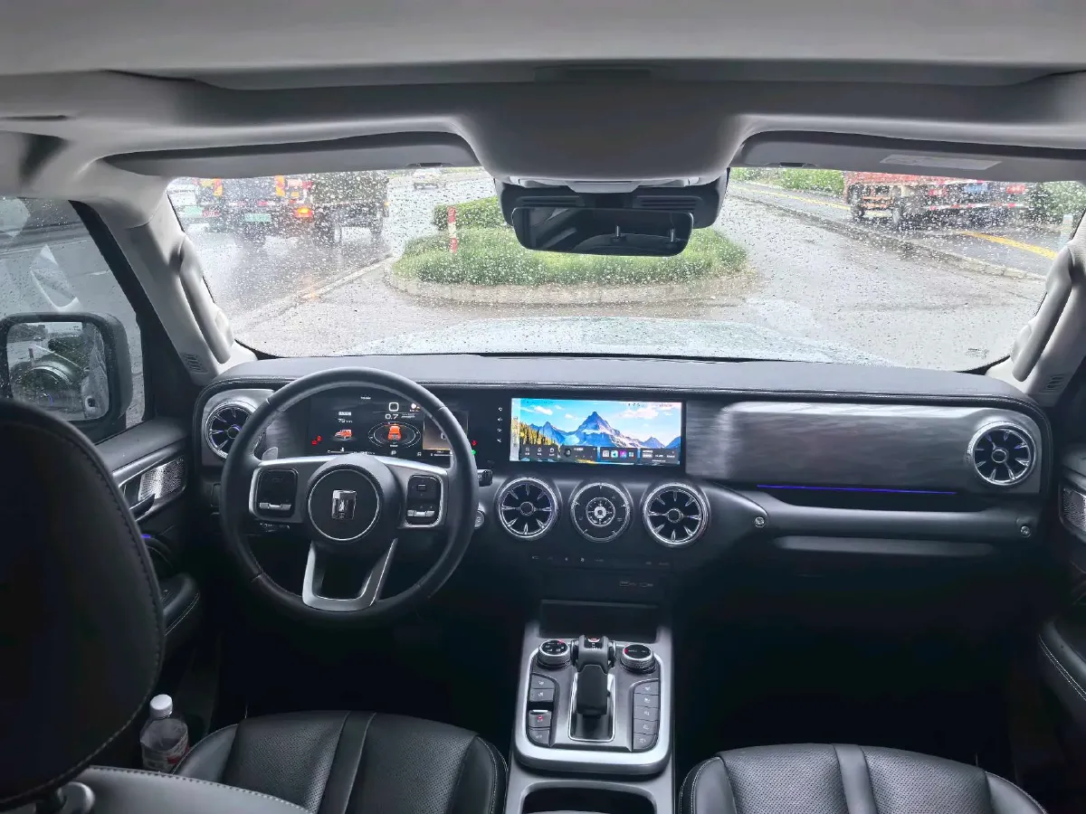 2023 Tank 300 2.0T 227HP L4 8AT,autocango,china used car exporter,china ev exporter,chinese used car exporter,chinese used ev exporter