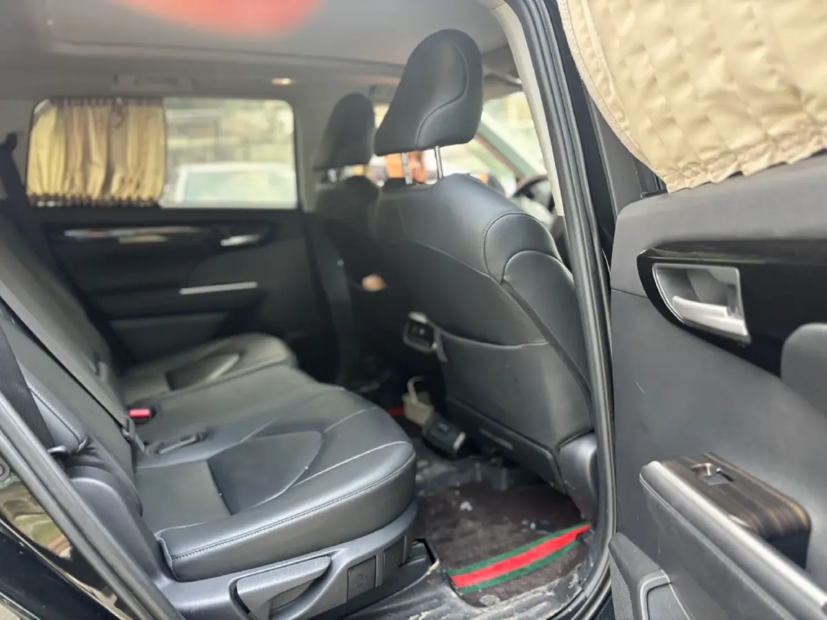 2022 Toyota Highlander 2.0T 248HP L4 8AT,autocango,china used car exporter,china ev exporter,chinese used car exporter,chinese used ev exporter