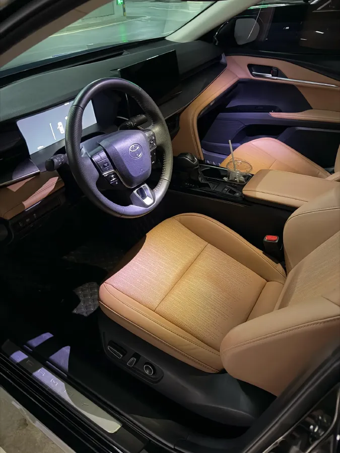 2024 Toyota Camry 2.0L 152HP L4 E-CVT Hybrid,autocango,china used car exporter,china ev exporter,chinese used car exporter,chinese used ev exporter