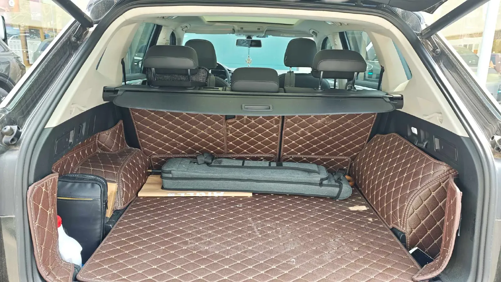 2019 Jeep Cherokee 2.0T 234HP L4 9AT,autocango,china used car exporter,china ev exporter,chinese used car exporter,chinese used ev exporter