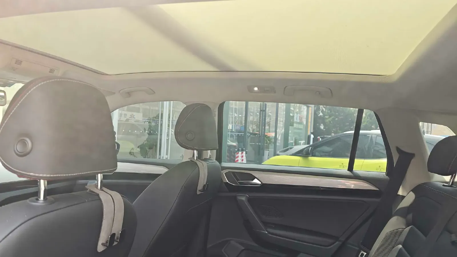 2019 Jeep Cherokee 2.0T 234HP L4 9AT,autocango,china used car exporter,china ev exporter,chinese used car exporter,chinese used ev exporter