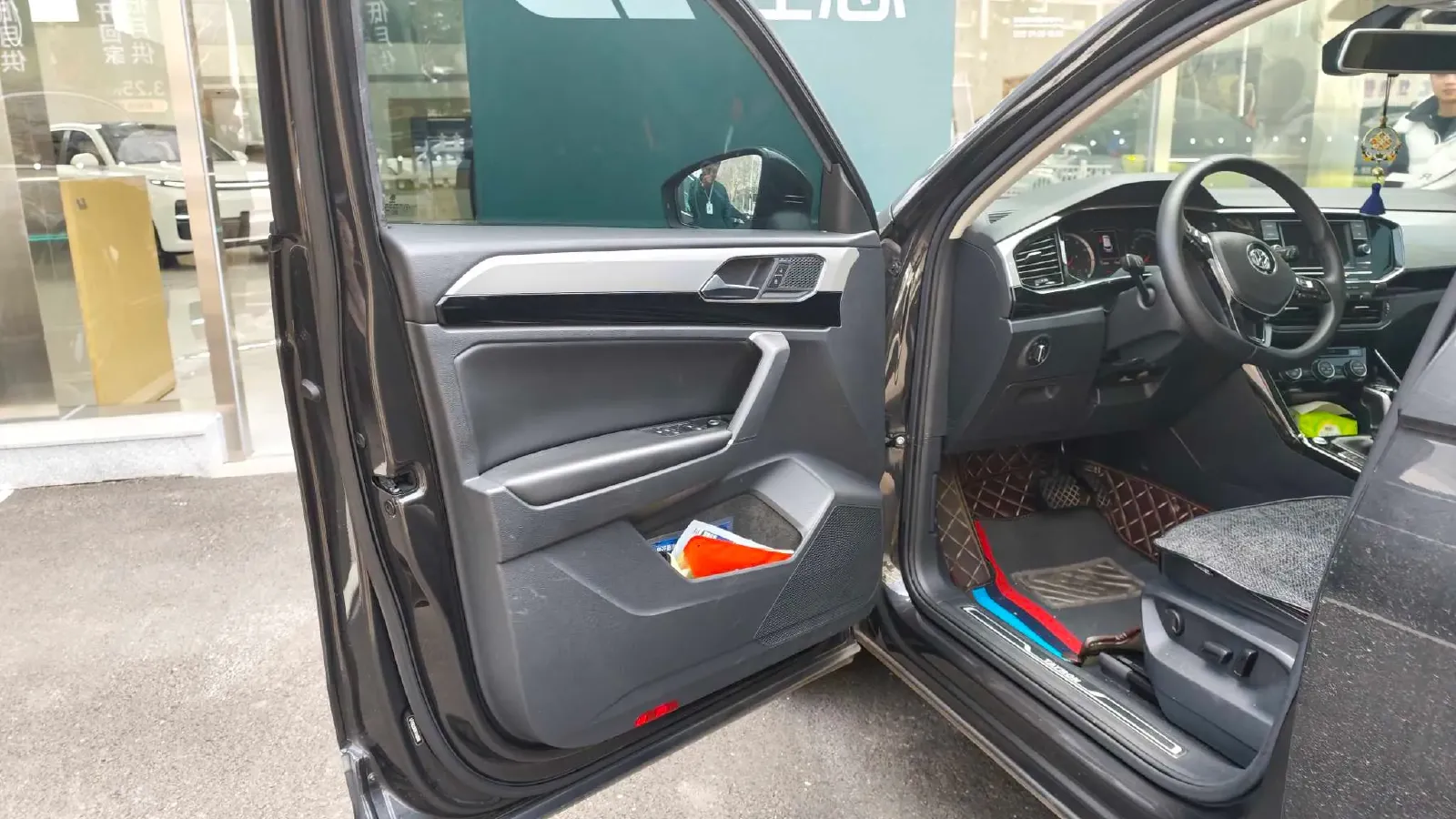 2019 Jeep Cherokee 2.0T 234HP L4 9AT,autocango,china used car exporter,china ev exporter,chinese used car exporter,chinese used ev exporter