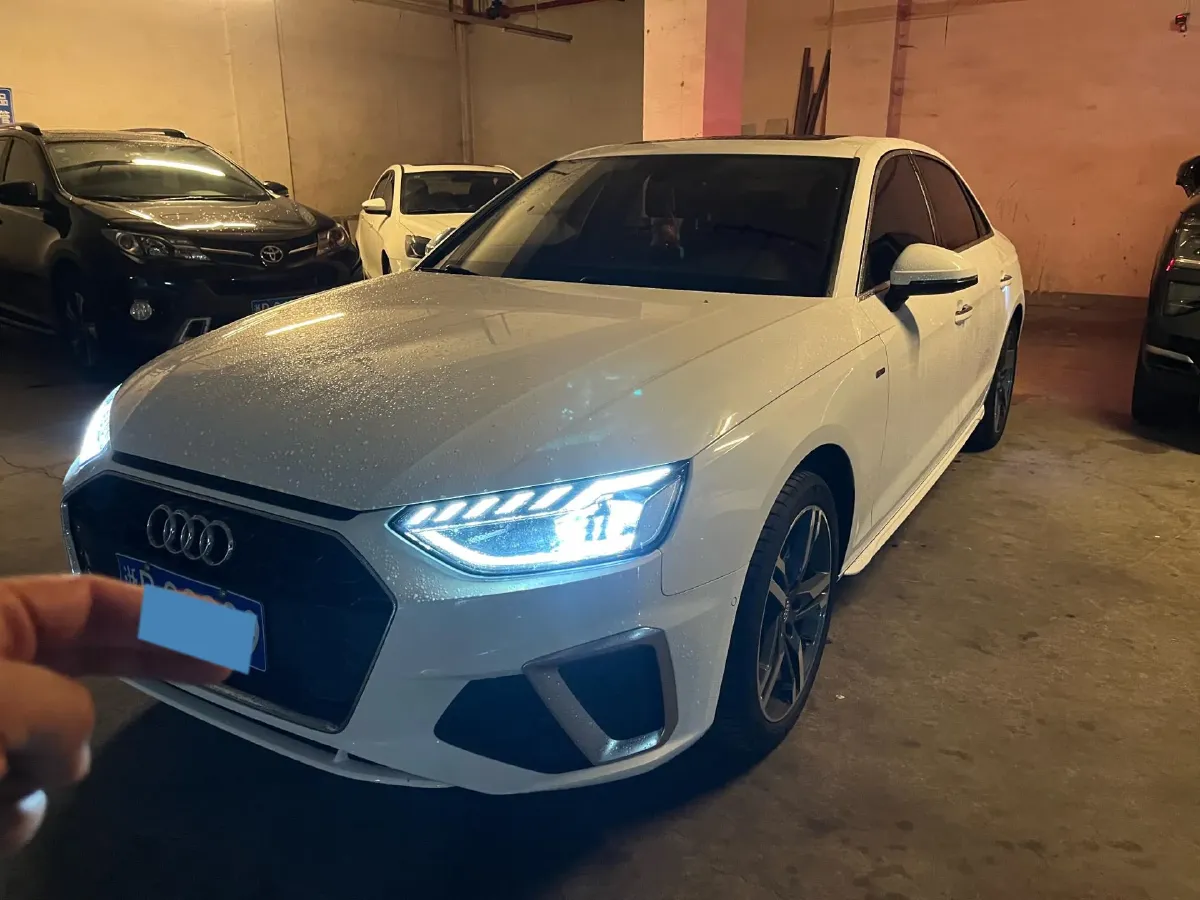 2021 Audi A4L 2.0T 190HP L4 7DCT,autocango,china used car exporter,china ev exporter,chinese used car exporter,chinese used ev exporter