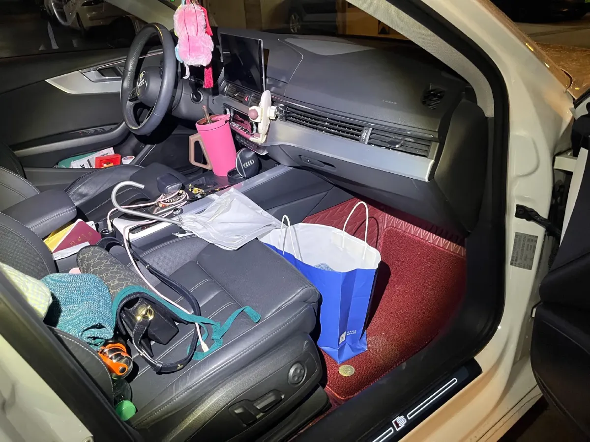 2021 Audi A4L 2.0T 190HP L4 7DCT,autocango,china used car exporter,china ev exporter,chinese used car exporter,chinese used ev exporter