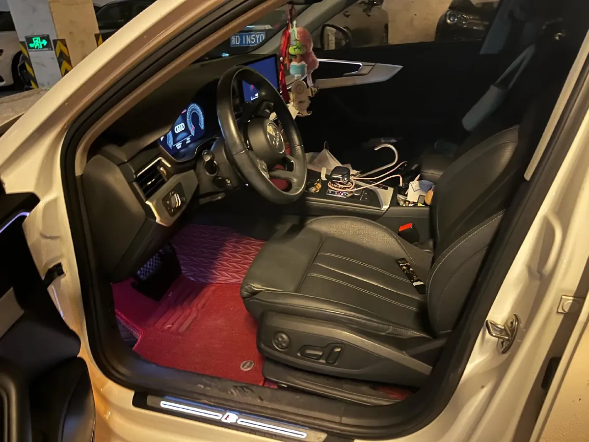 2021 Audi A4L 2.0T 190HP L4 7DCT,autocango,china used car exporter,china ev exporter,chinese used car exporter,chinese used ev exporter