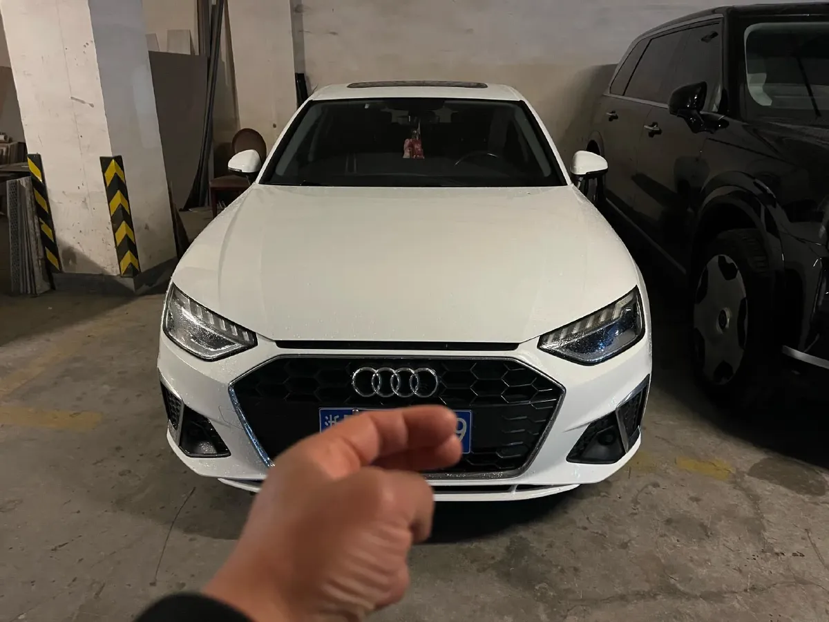 2021 Audi A4L 2.0T 190HP L4 7DCT,autocango,china used car exporter,china ev exporter,chinese used car exporter,chinese used ev exporter