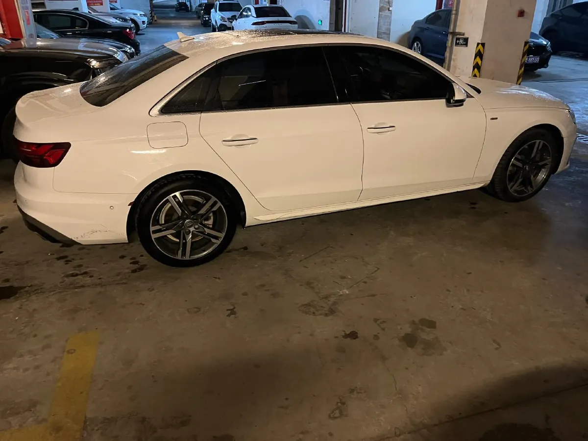 2021 Audi A4L 2.0T 190HP L4 7DCT,autocango,china used car exporter,china ev exporter,chinese used car exporter,chinese used ev exporter
