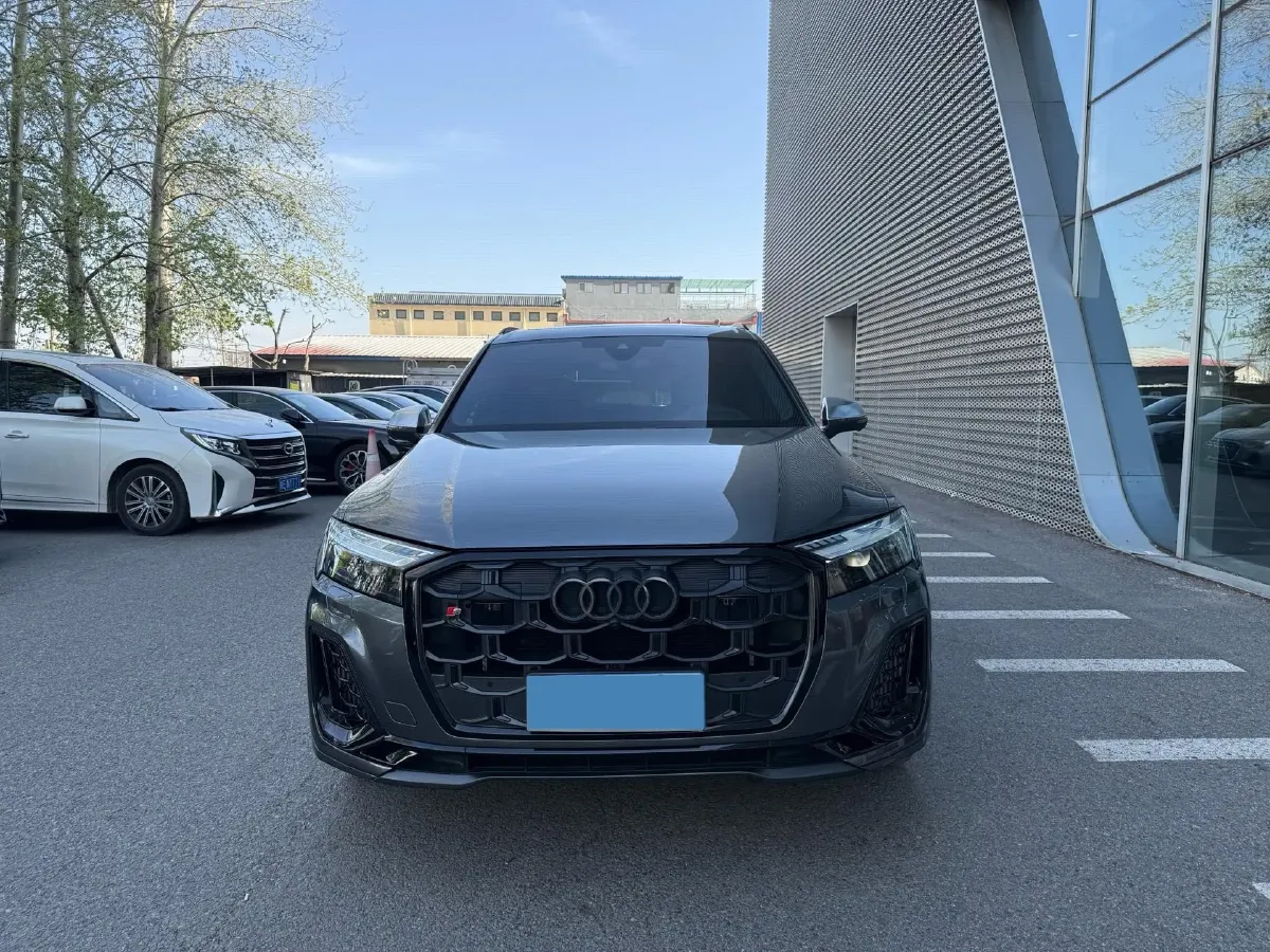 2024 Audi SQ7 4.0T 507HP V8 8AT,autocango,china used car exporter,china ev exporter,chinese used car exporter,chinese used ev exporter
