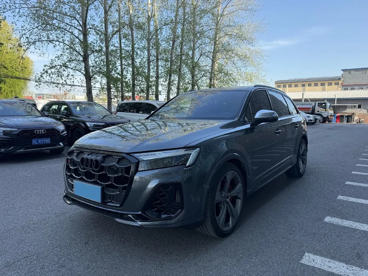 2024 Audi SQ7 4.0T 507HP V8 8AT,autocango,china used car exporter,china ev exporter,chinese used car exporter,chinese used ev exporter