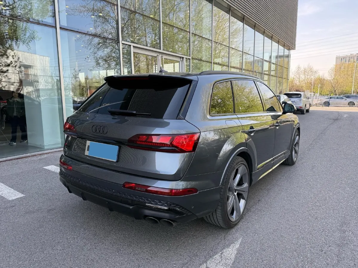 2024 Audi SQ7 4.0T 507HP V8 8AT,autocango,china used car exporter,china ev exporter,chinese used car exporter,chinese used ev exporter