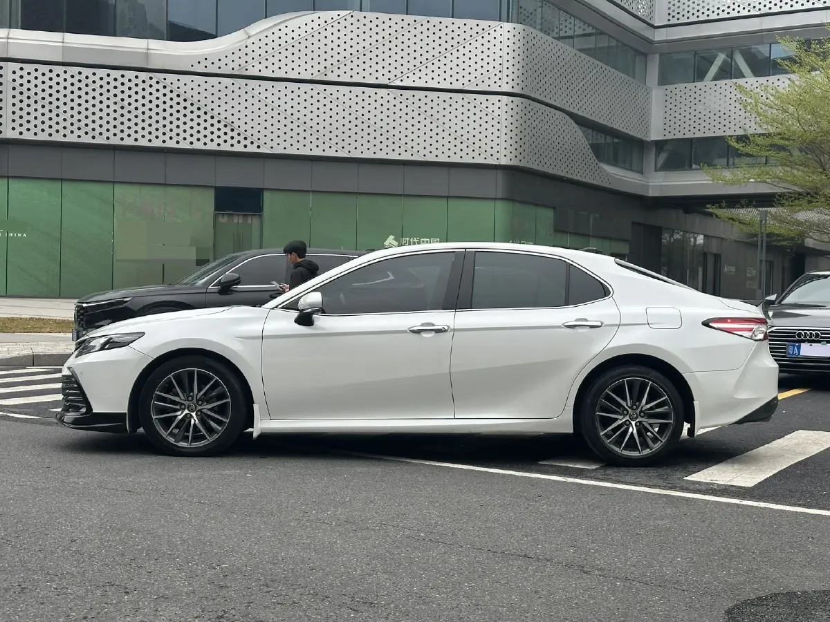 2021 Toyota Camry 2.5L 209HP L4 8AT,autocango,china used car exporter,china ev exporter,chinese used car exporter,chinese used ev exporter