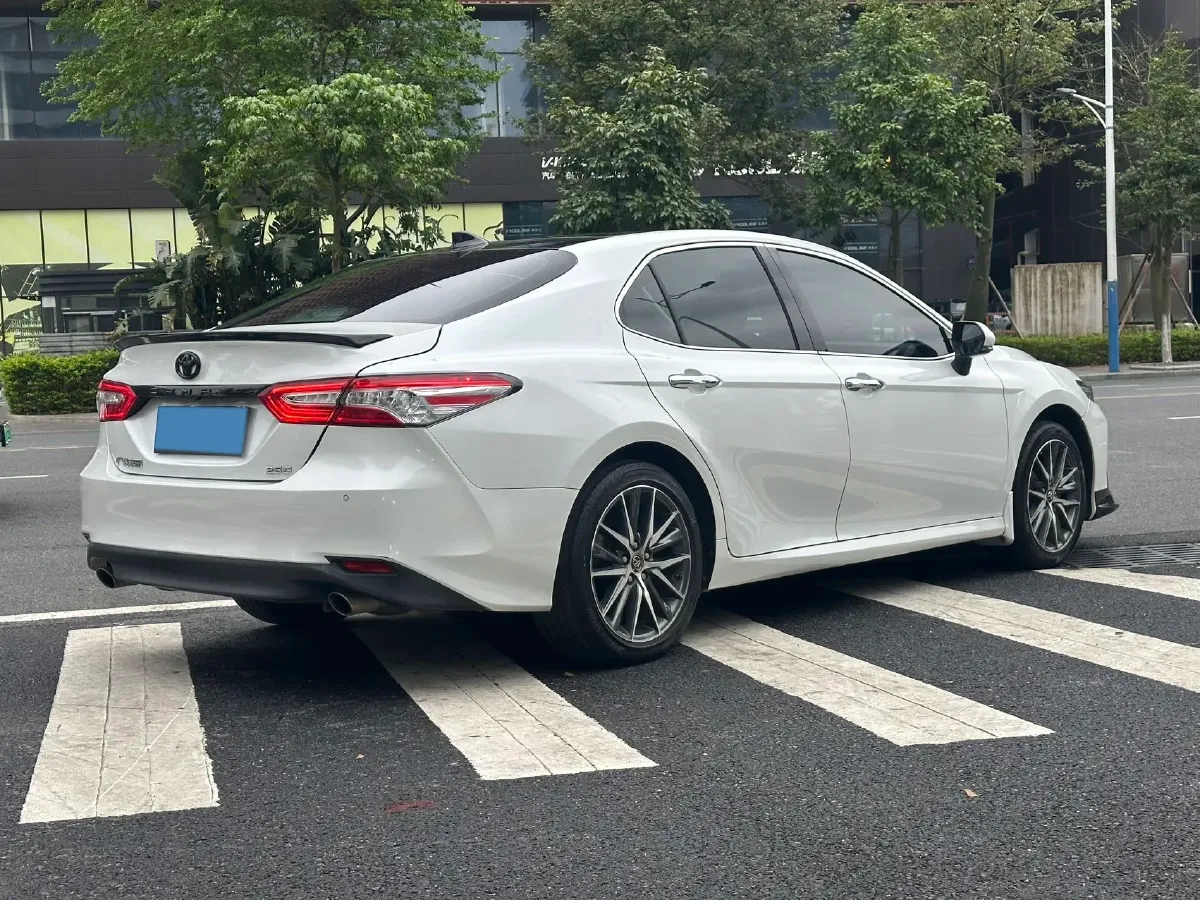 2021 Toyota Camry 2.5L 209HP L4 8AT,autocango,china used car exporter,china ev exporter,chinese used car exporter,chinese used ev exporter