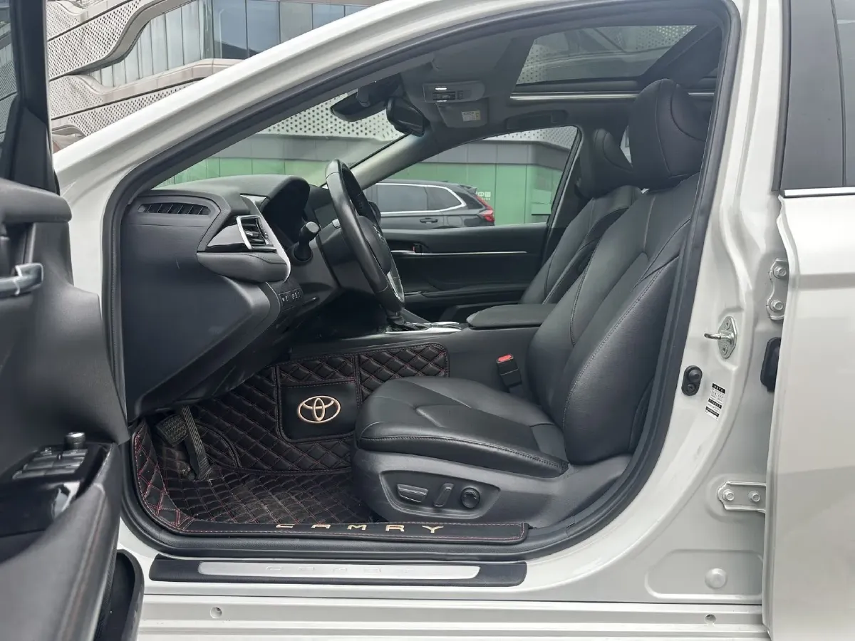 2021 Toyota Camry 2.5L 209HP L4 8AT,autocango,china used car exporter,china ev exporter,chinese used car exporter,chinese used ev exporter