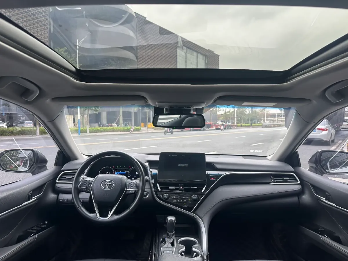 2021 Toyota Camry 2.5L 209HP L4 8AT,autocango,china used car exporter,china ev exporter,chinese used car exporter,chinese used ev exporter