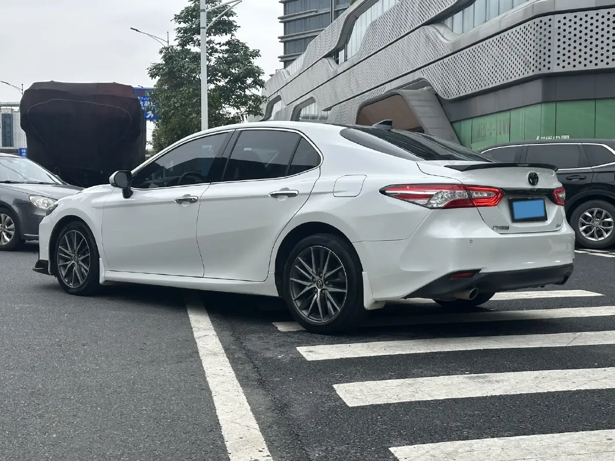 2021 Toyota Camry 2.5L 209HP L4 8AT,autocango,china used car exporter,china ev exporter,chinese used car exporter,chinese used ev exporter