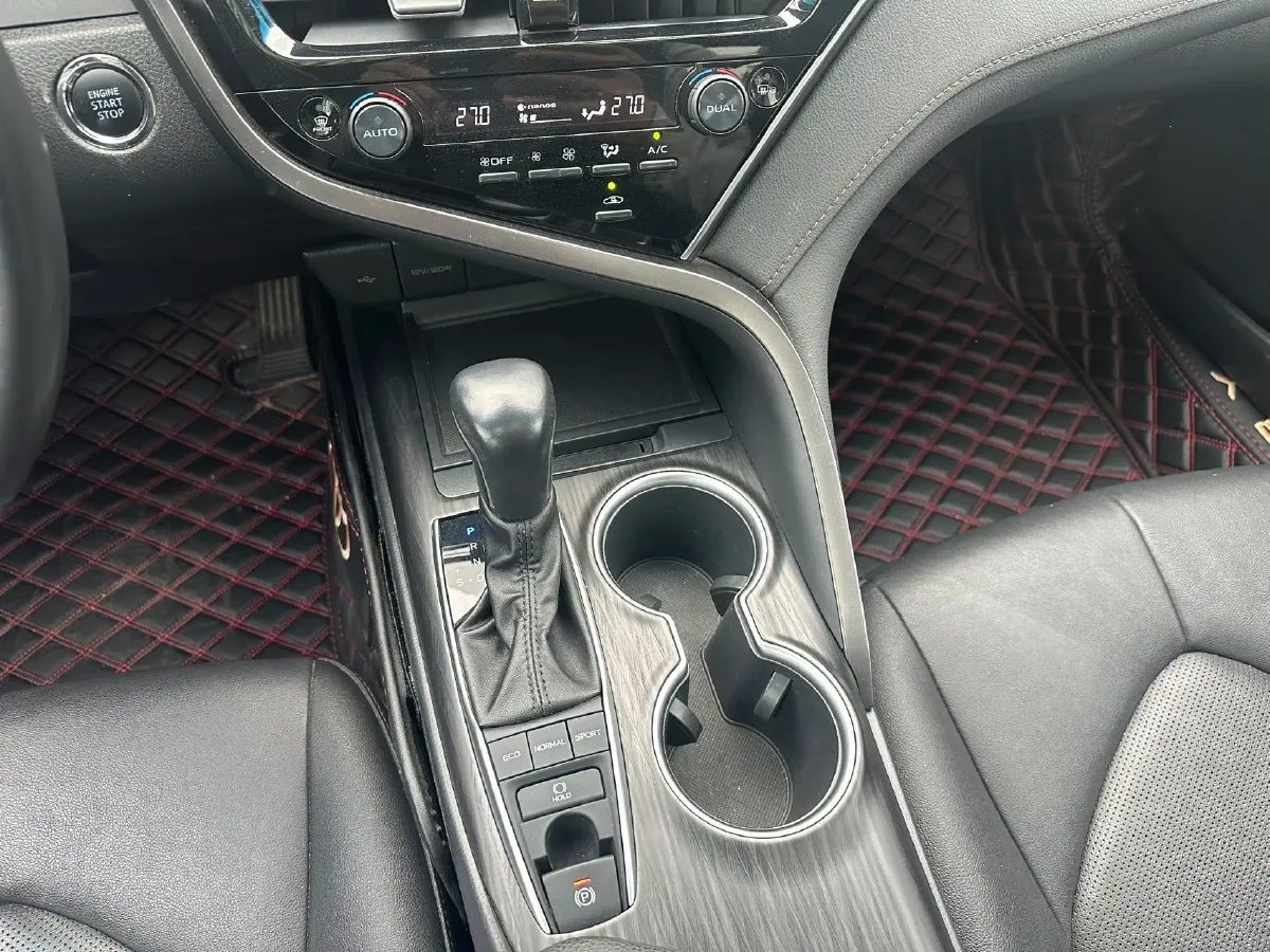 2021 Toyota Camry 2.5L 209HP L4 8AT,autocango,china used car exporter,china ev exporter,chinese used car exporter,chinese used ev exporter