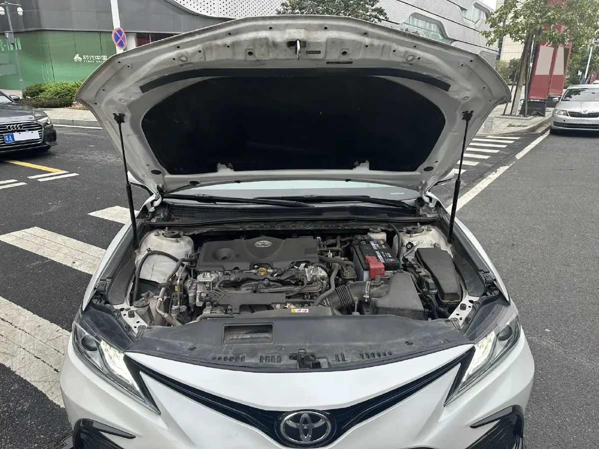 2021 Toyota Camry 2.5L 209HP L4 8AT,autocango,china used car exporter,china ev exporter,chinese used car exporter,chinese used ev exporter